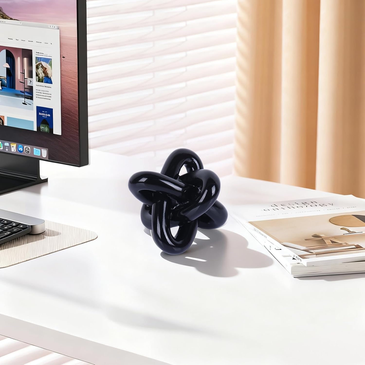 Triple Knot Statue / Black