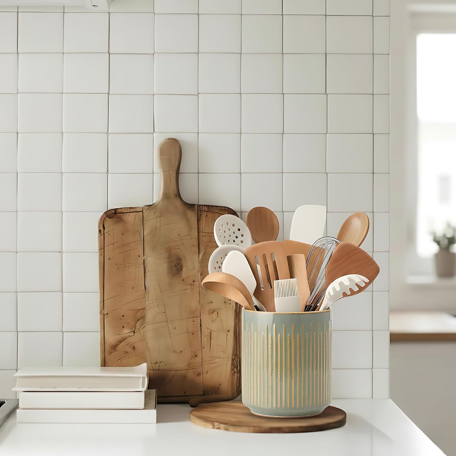 JIEMEI HOME Kitchen Utensil Holder, Ceramic Stable Utensil Crock for Countertop, 7.2" Large Utensil Organizer with Cork