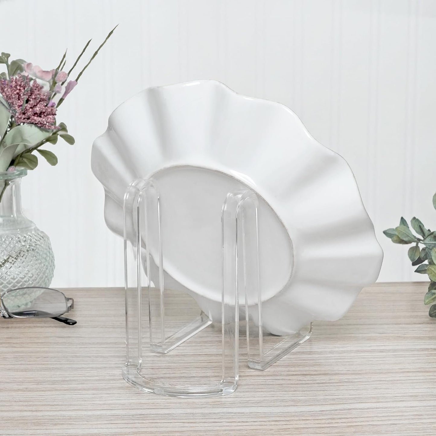 Acrylic Ribbon-Style Display Easel / 6.125 x 3.875 x 6.75 / Clear
