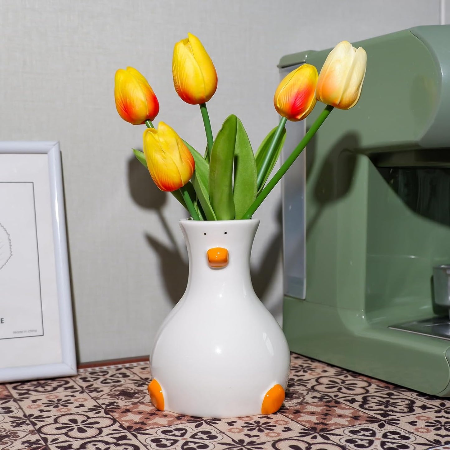 Animal-Themed Round Table Vase / Duck Vase / White