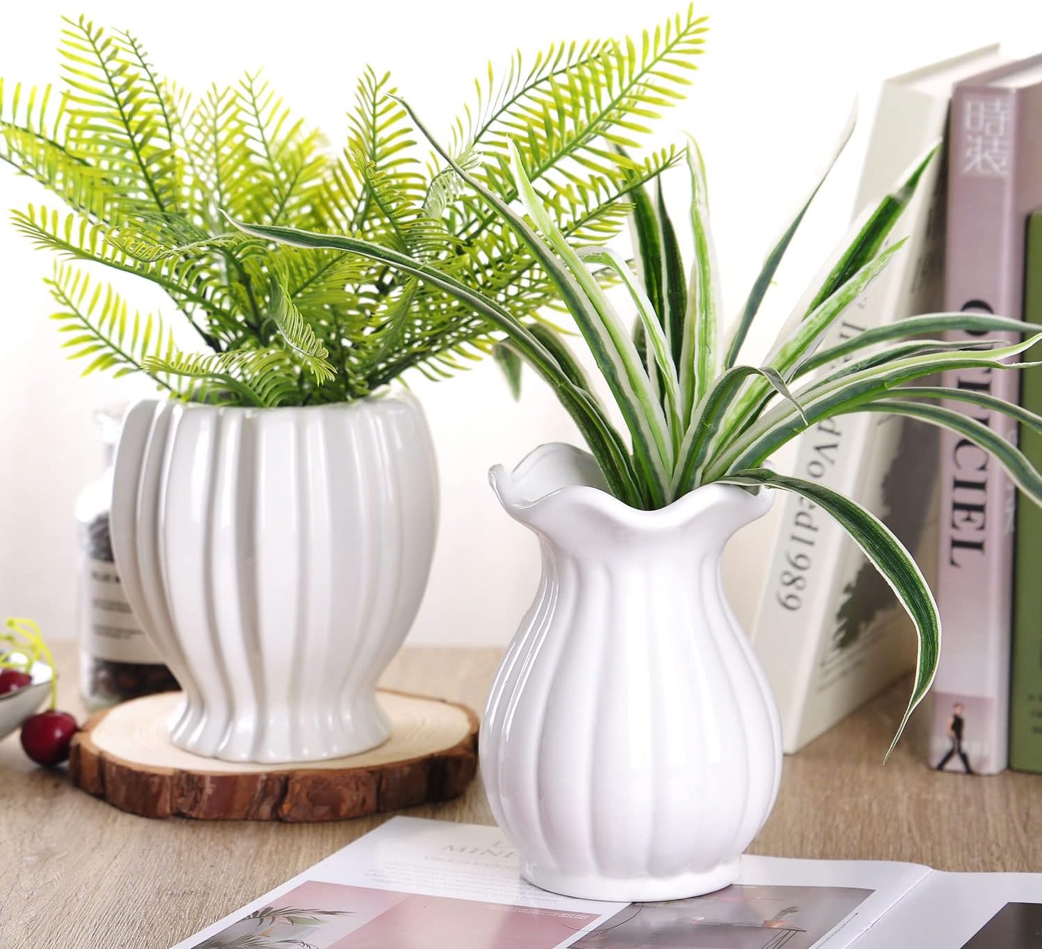 Modern Ribbed Design Small Ceramic Decorative Tabletop Centerpiece Vase / Asian / White / 6 Inch