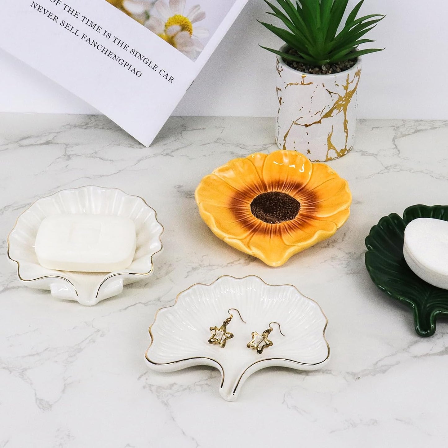 Ginkgo Leaf Style Ceramic Self Draining Soap Dish Waterfall Soap Dish Soap Savers