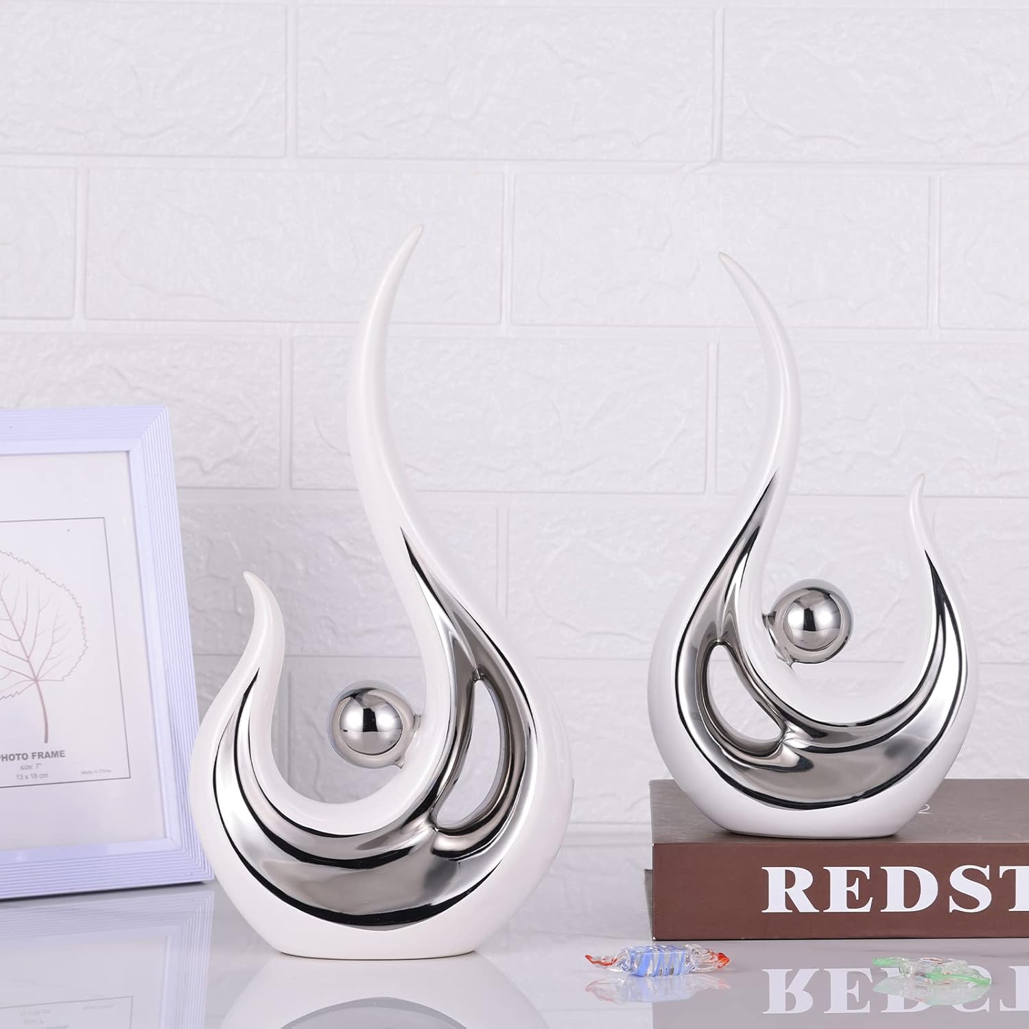 Decorative Statues / White Silver Abstract Figurine Statues / White and Silver