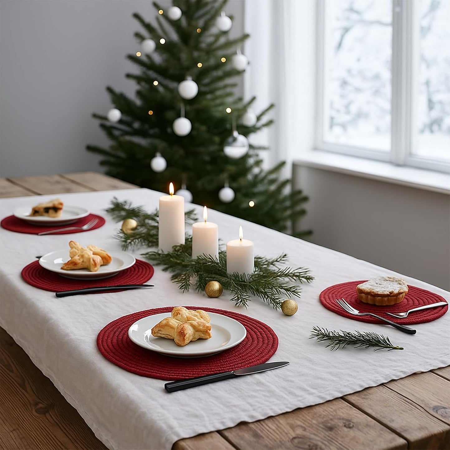 Aertiavty 8 Pack Round Woven Placemats for Christmas 13.5 Inches Red Heat Resistant Placemats Farmhouse Cotton Rope