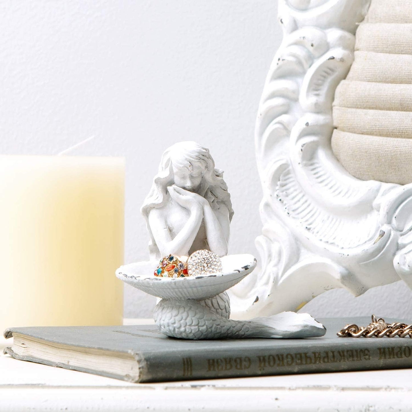 Vintage Small Figurine Ring Holder / White
