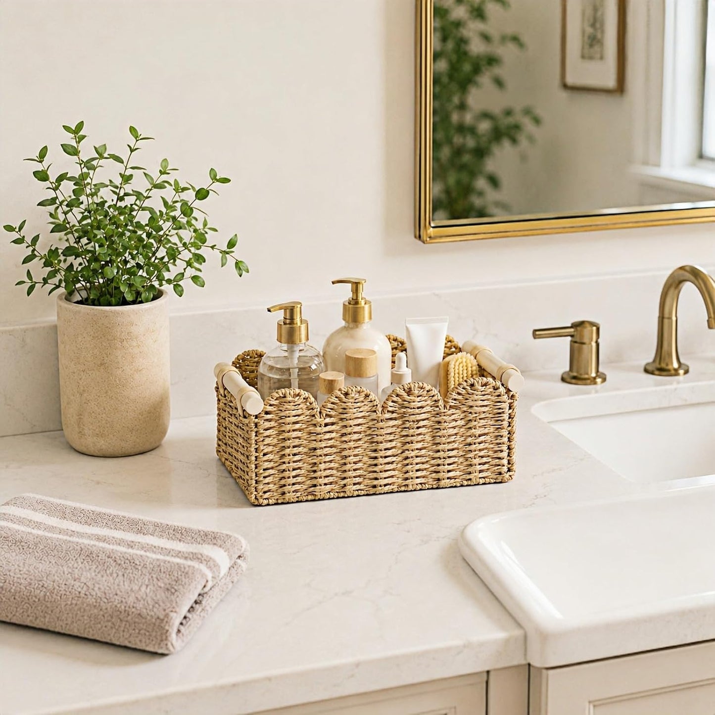 Scalloped Edge Toilet Paper Organizer