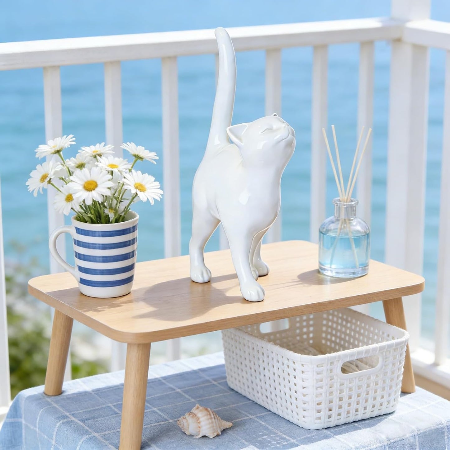 Cat Statue Home Decor Cat-Figurine / Single Cat / 7.5 x 4 x 14.5
