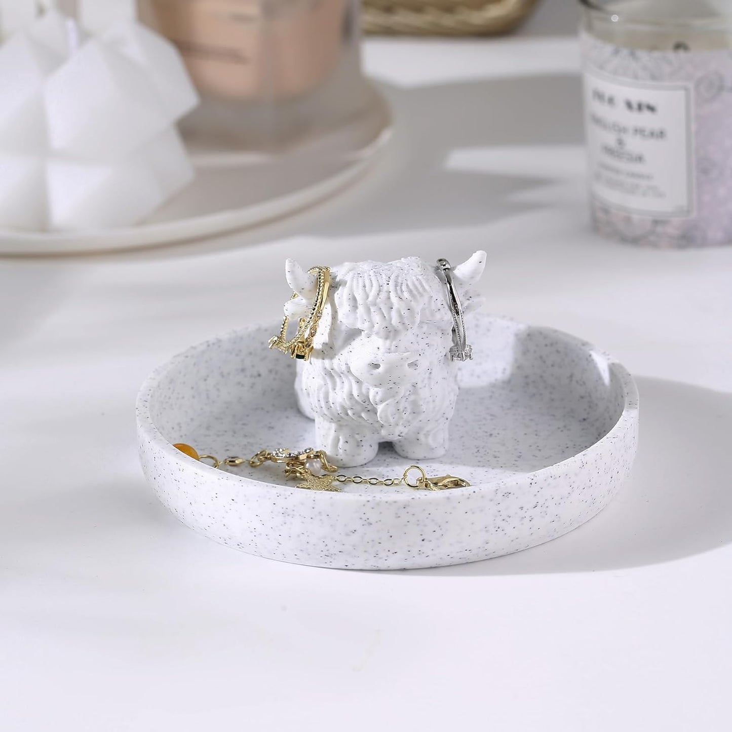 Highland Cow Ring Holder / New Highland Cow White
