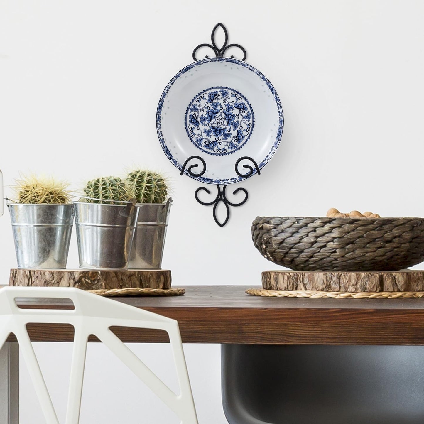 MyGift Wall Plate Hanger Holds Single 5.5 to 8 Inch Plates, Vertical Plate Holders, Decorative Metal Wire Platter Rack