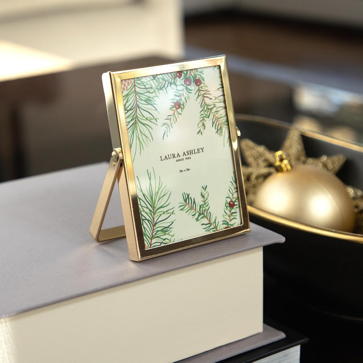 Flat Metal Picture Frame / 2 x 3 / Vertical / Gold