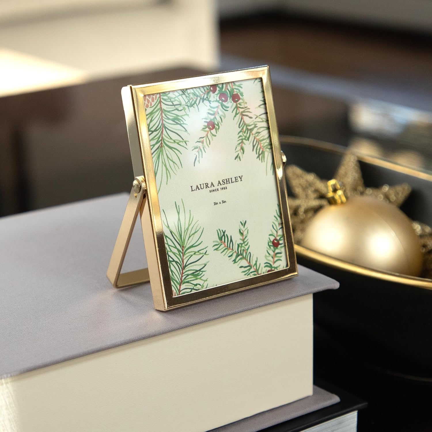 Flat Metal Picture Frame / 2 x 3 / Vertical / Gold