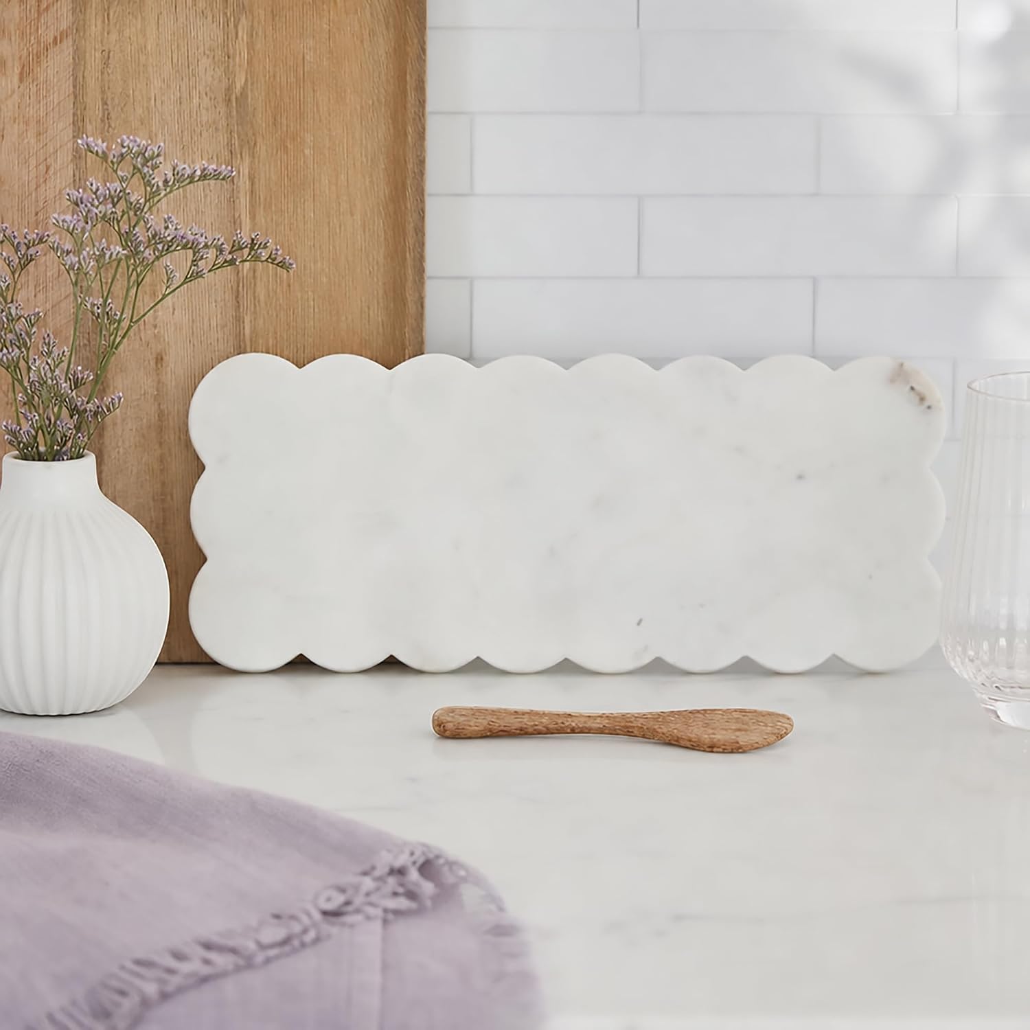 Scallop Marble Board Set / White / 12 x 5