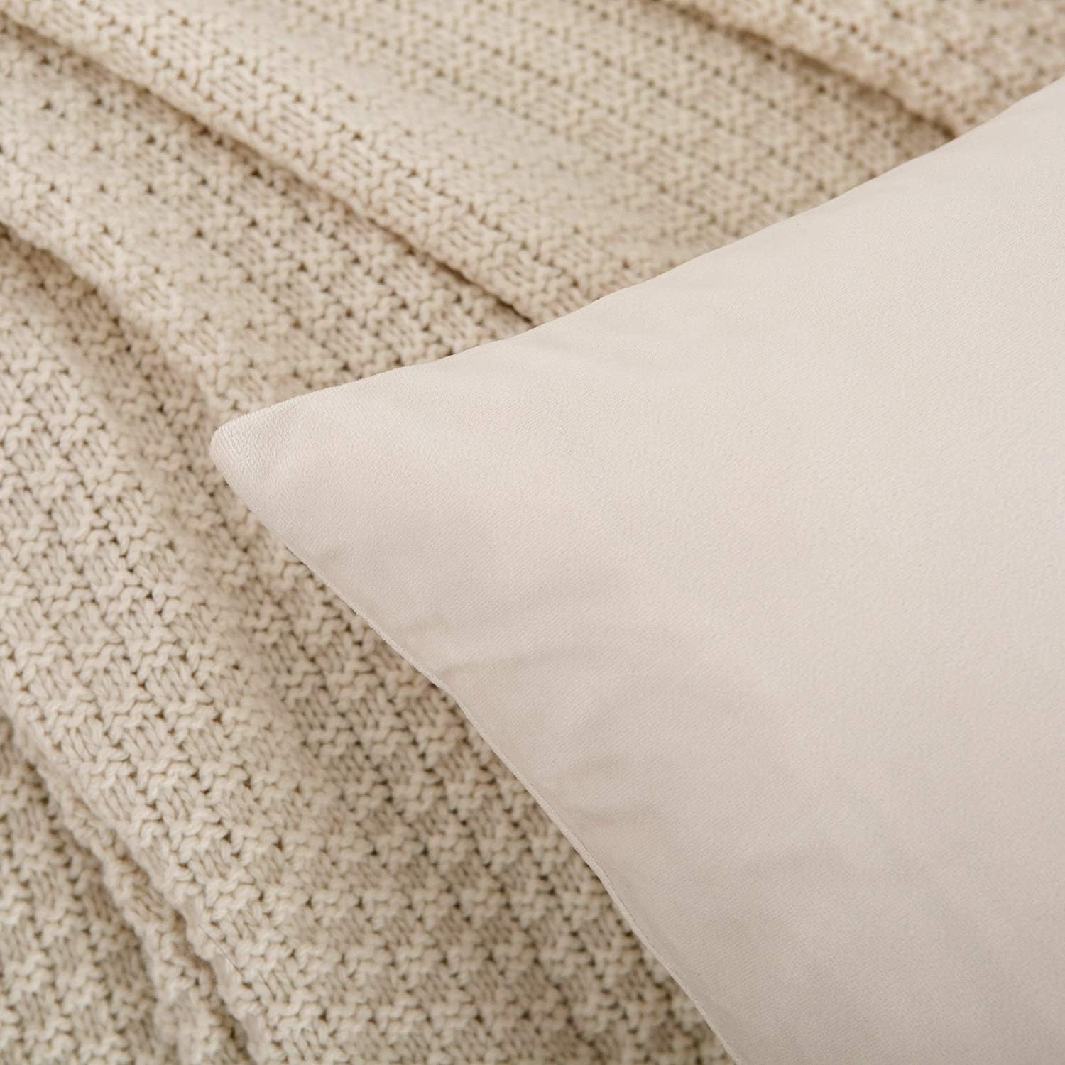 Velvet Decorative Throw Pillow Covers Cushion Cover Pillow Case / Cream / 18 x 18 / Set of 2
