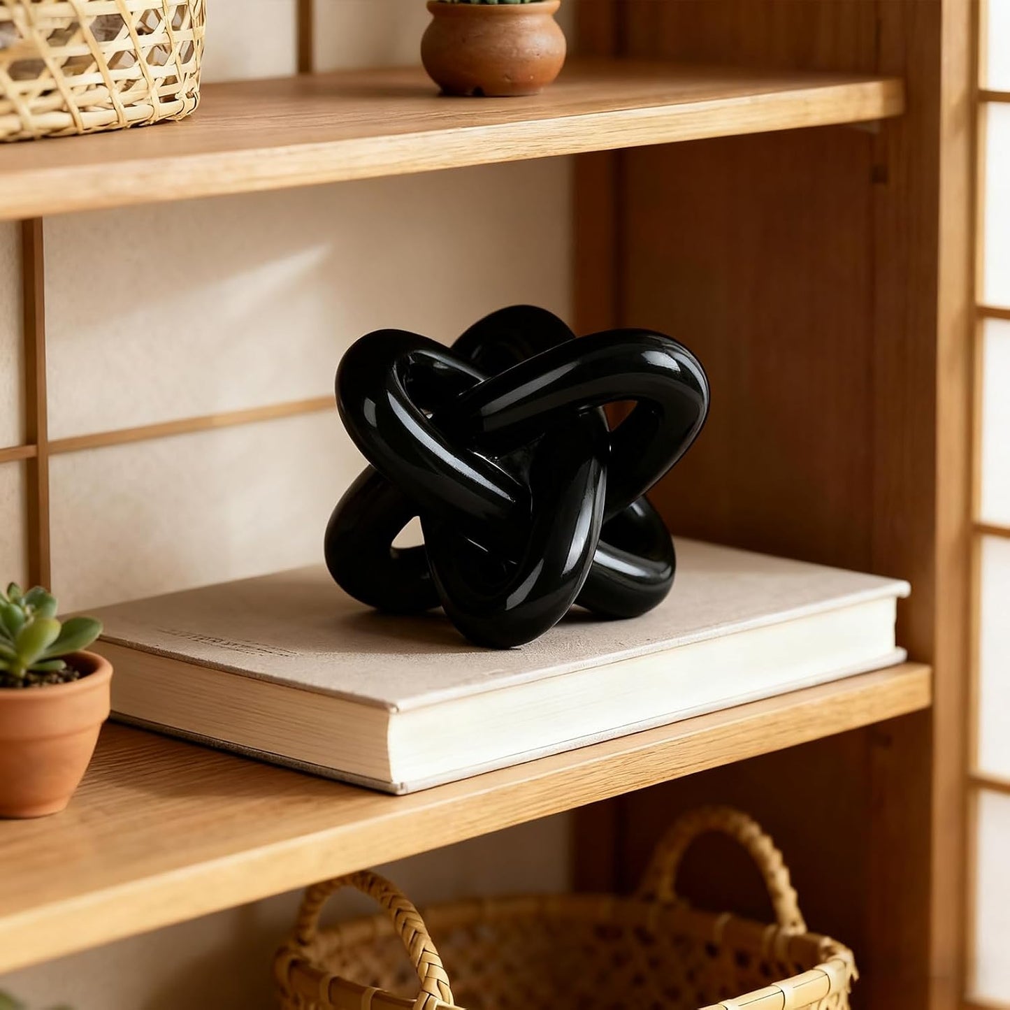 Triple Knot Statue / Black