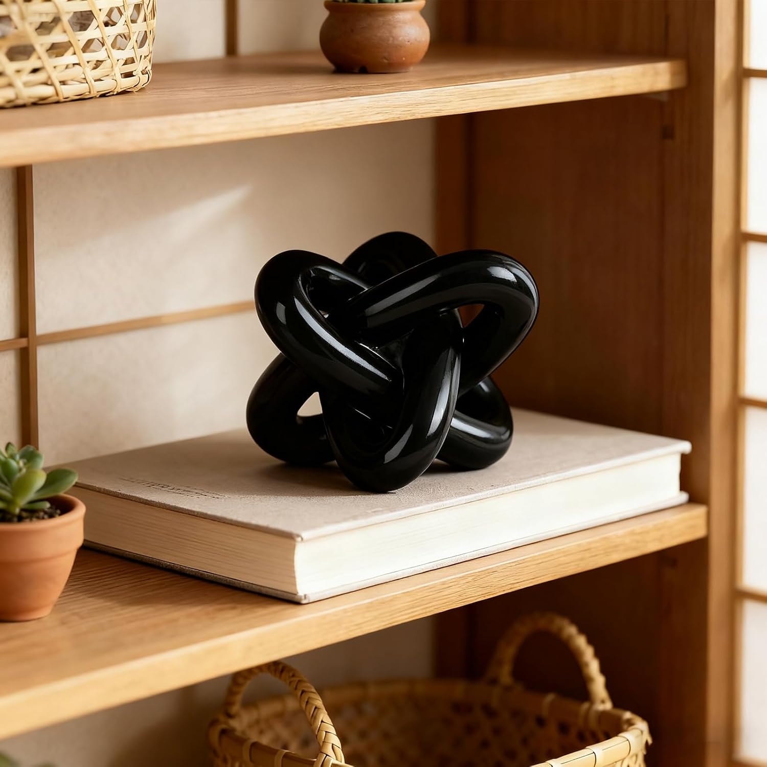 Triple Knot Statue / Black