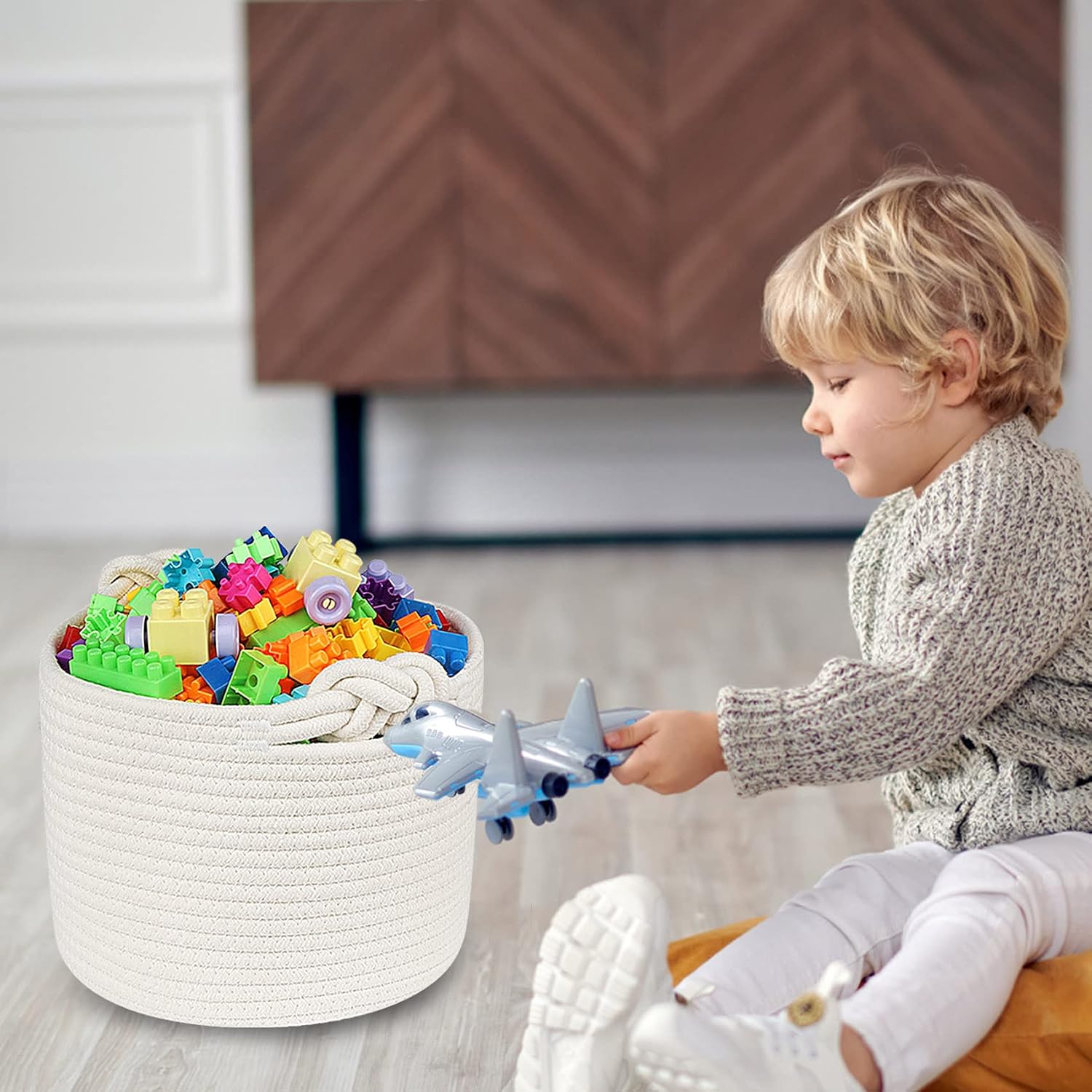 Small Woven Basket / White-a