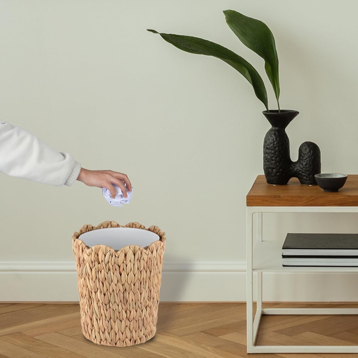 Scalloped Edge Wicker Waste Basket / 3.5 Gallon