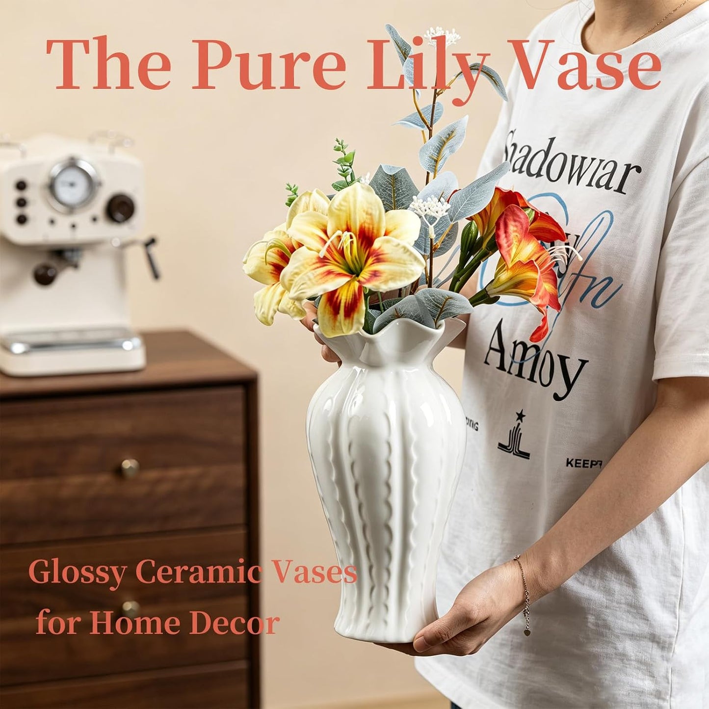 Elegant Lily Ceramic Flower Vase / Glossy / White