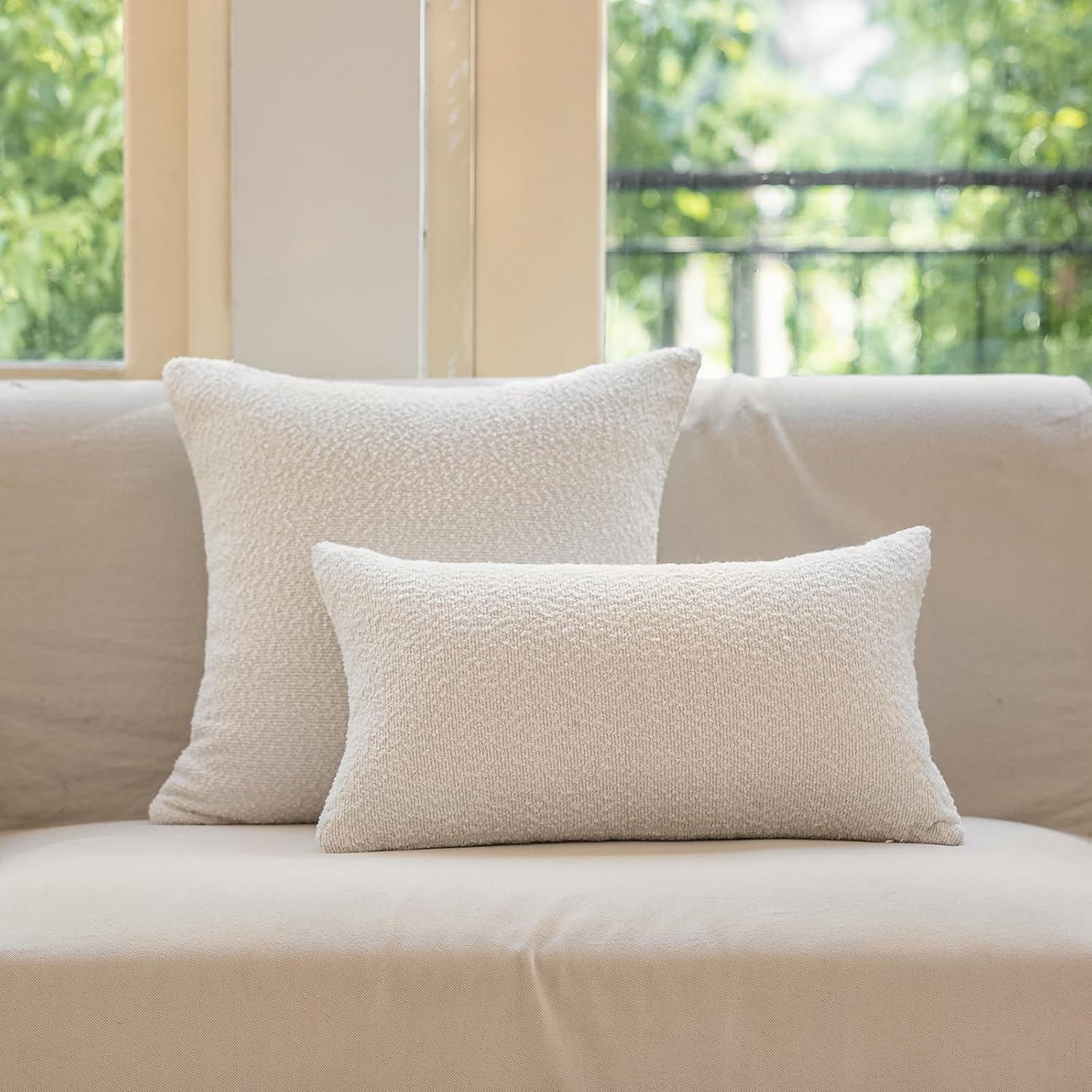 Decorative Throw Pillow Covers / White / 18 x 18 / Set of 2