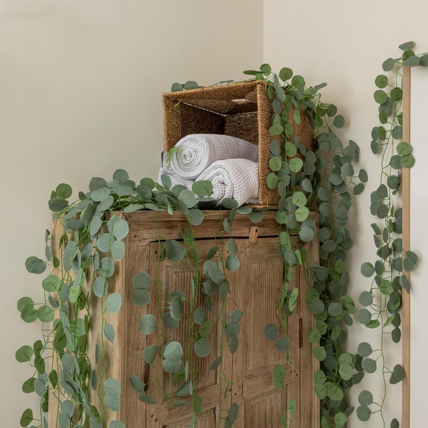 Artificial Eucalyptus Leaves Table Greenery Garland Wreath Spring Vines / 56FT / Set of 8
