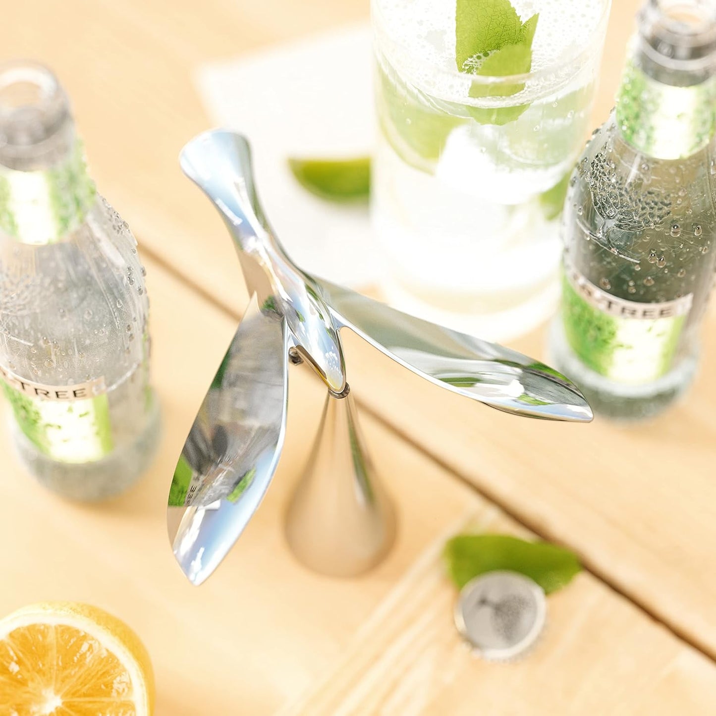 Balancing Bird Sculptural Bar Tool and Accessory / One Sized / Tipsy