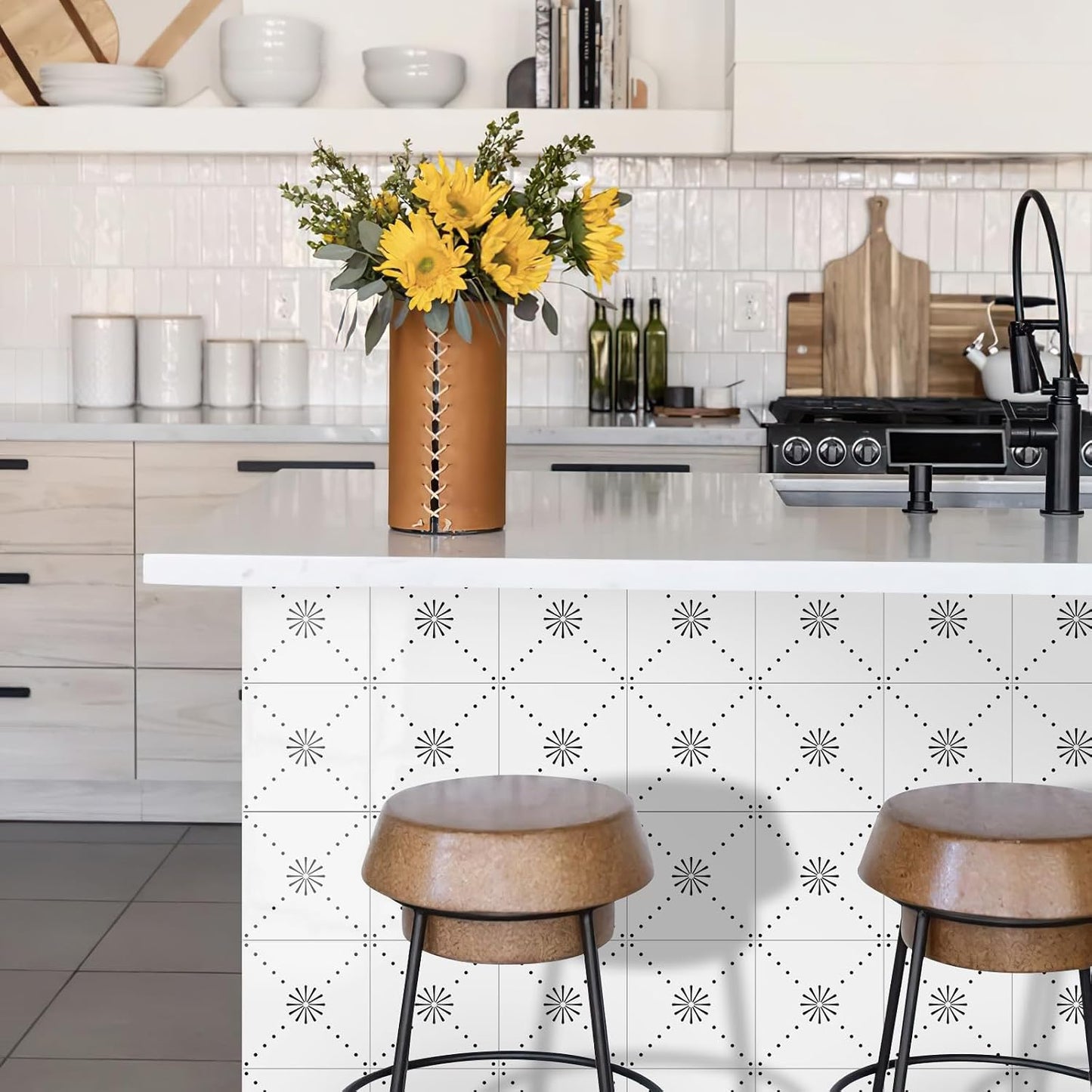 Peel & Stick Wall Tile Stickers Backsplash Self Adhesive / Black / 6 x 6 / Set of 12