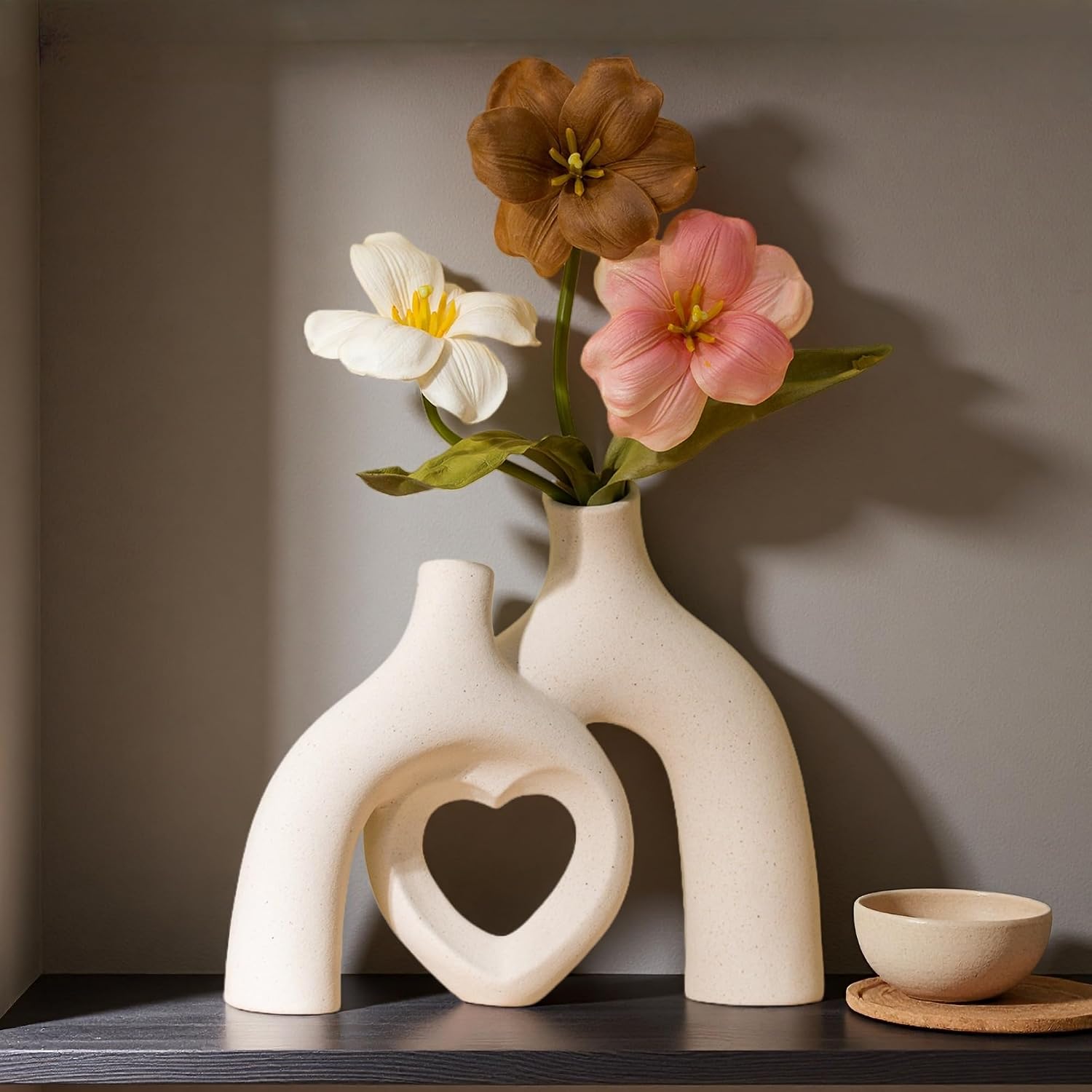Snuggle Hollow Hug Donut Ceramic Vase / Heart - Beige / 8.3 Inch