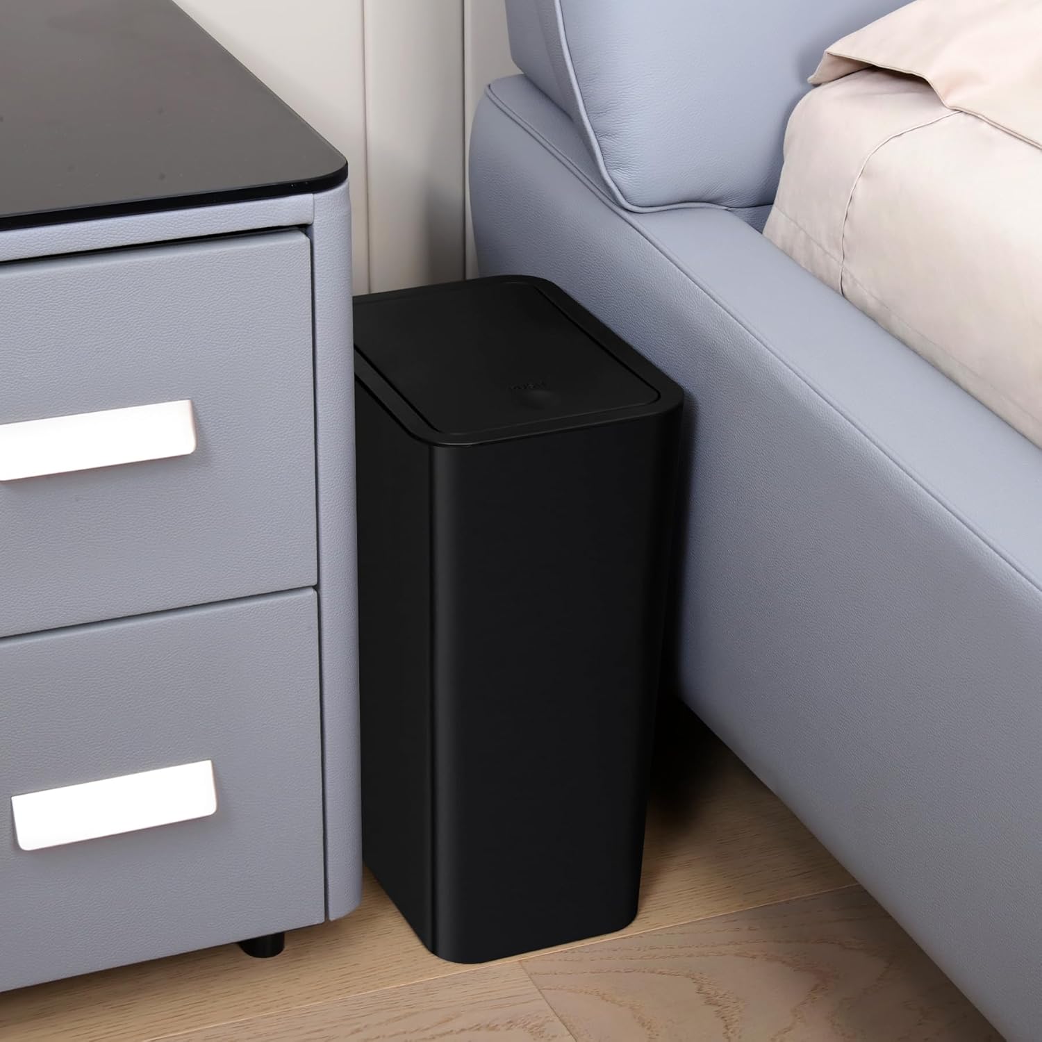 Small Trash Bin Waste Basket / Black