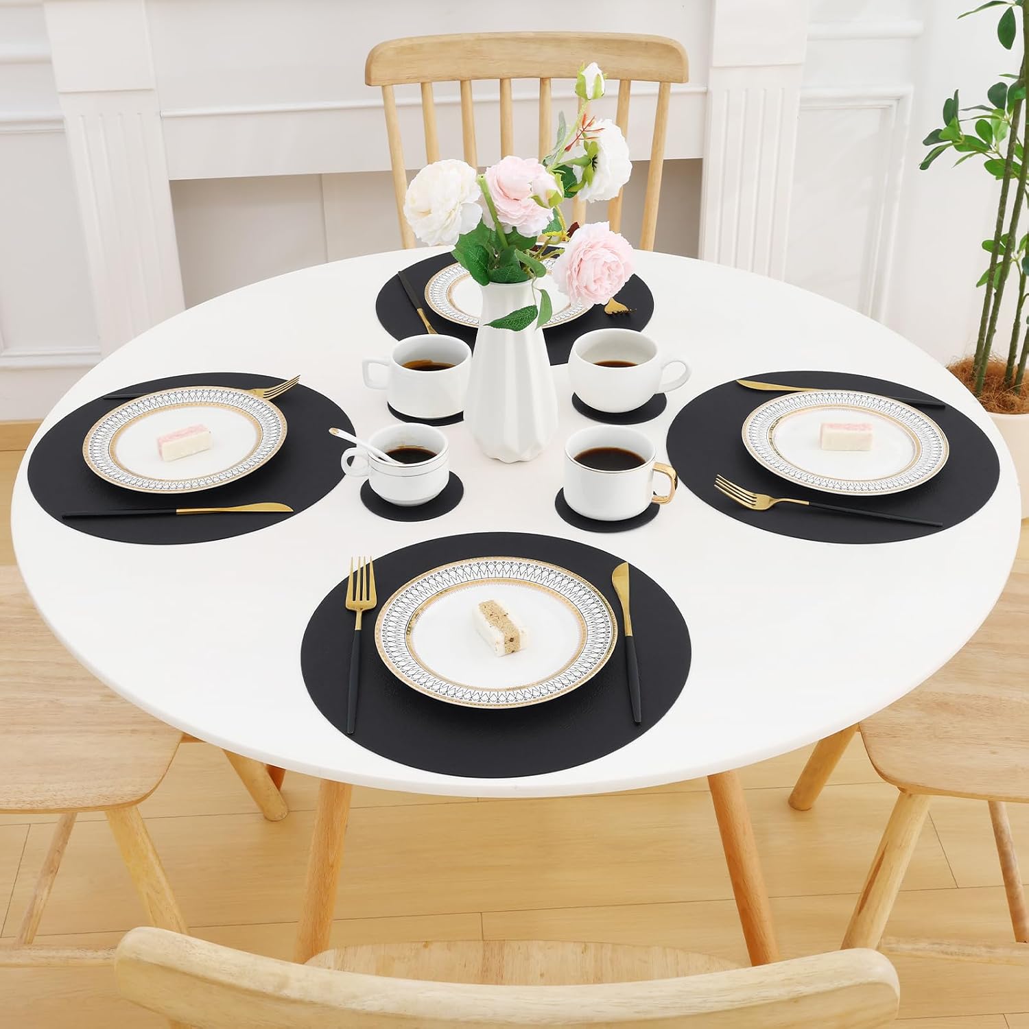 Homaxy Round Faux Leather Placemats and Coasters, Set of 8, Black | Washable Dual-side Table Mats, Wipeable Place Mats