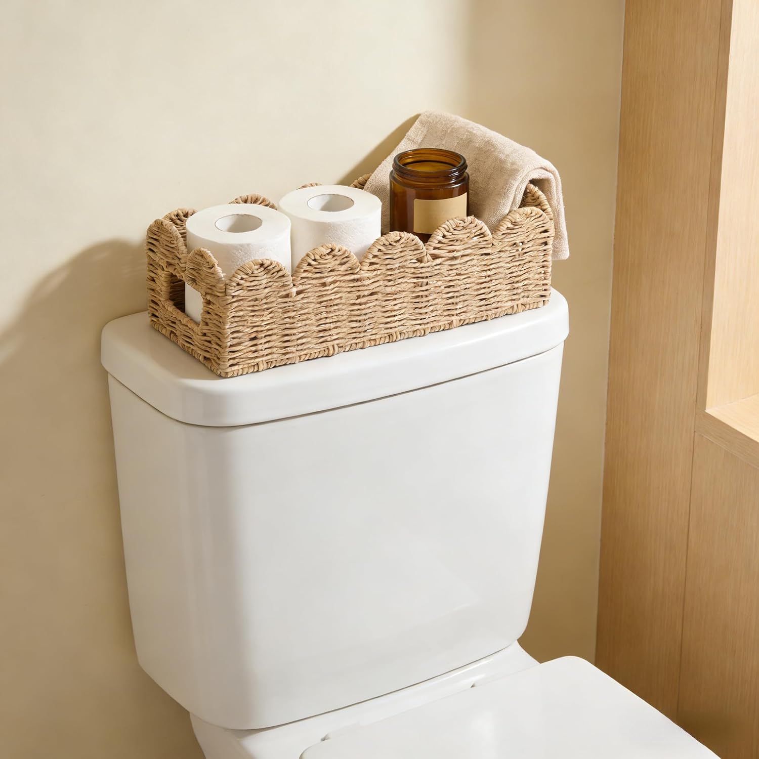 Scalloped Wicker Tray / Khaki / Natural