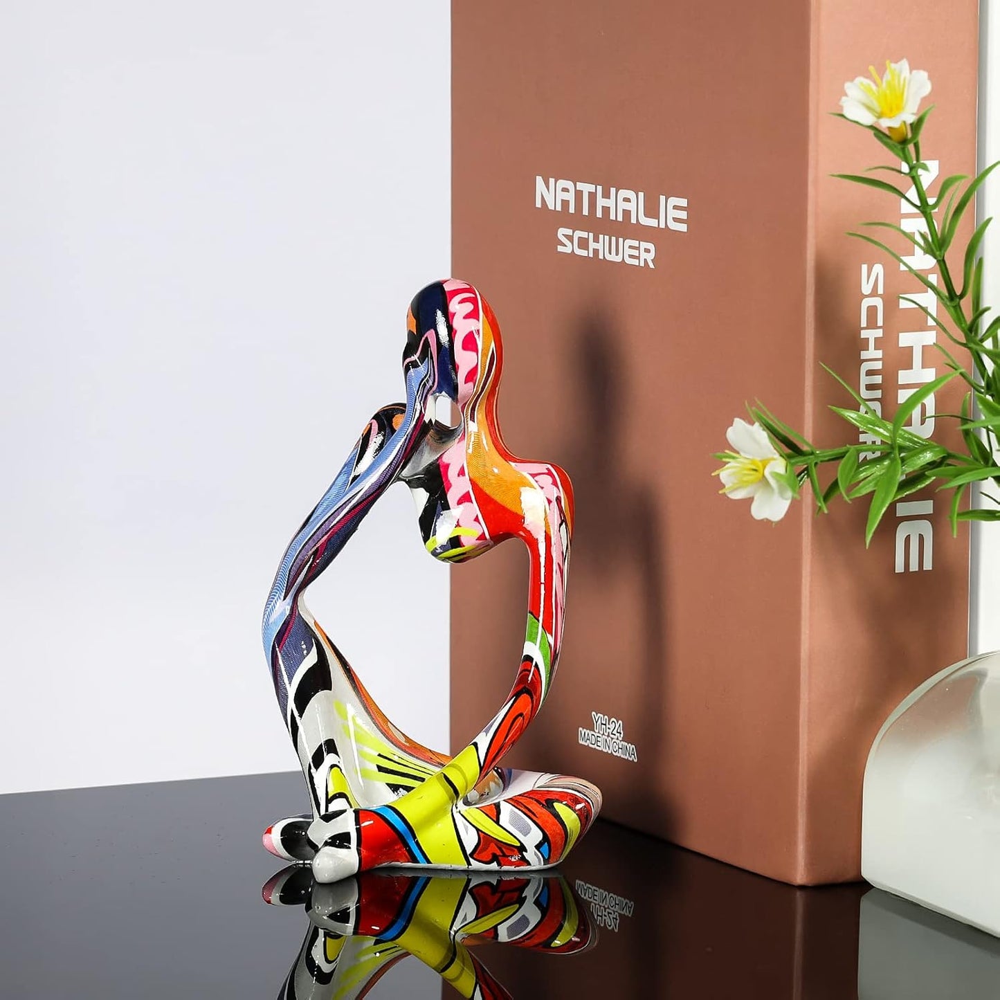 Golden Resin Collectible Figurines / Multicolour / Gold