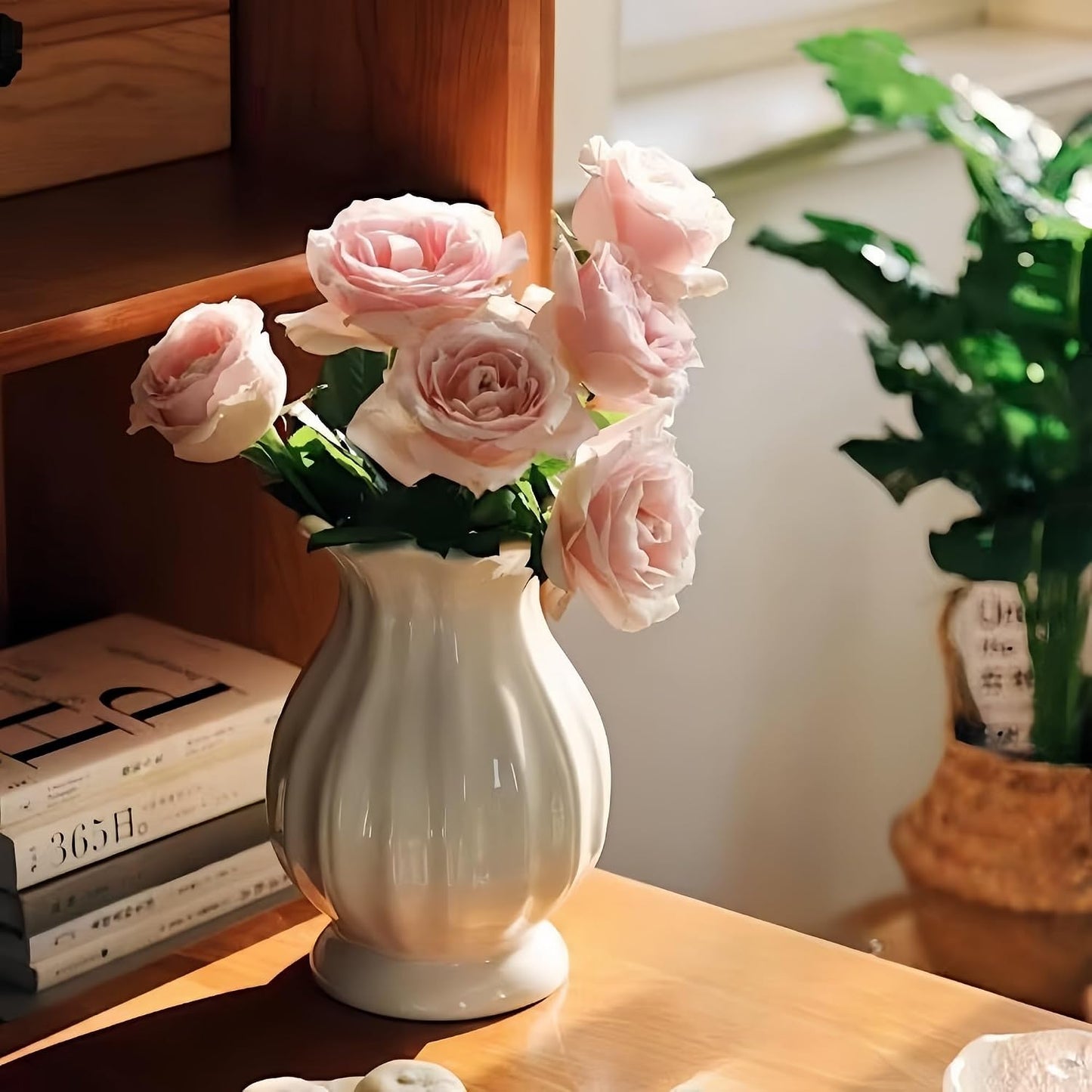 White Ceramic Vase / White-1