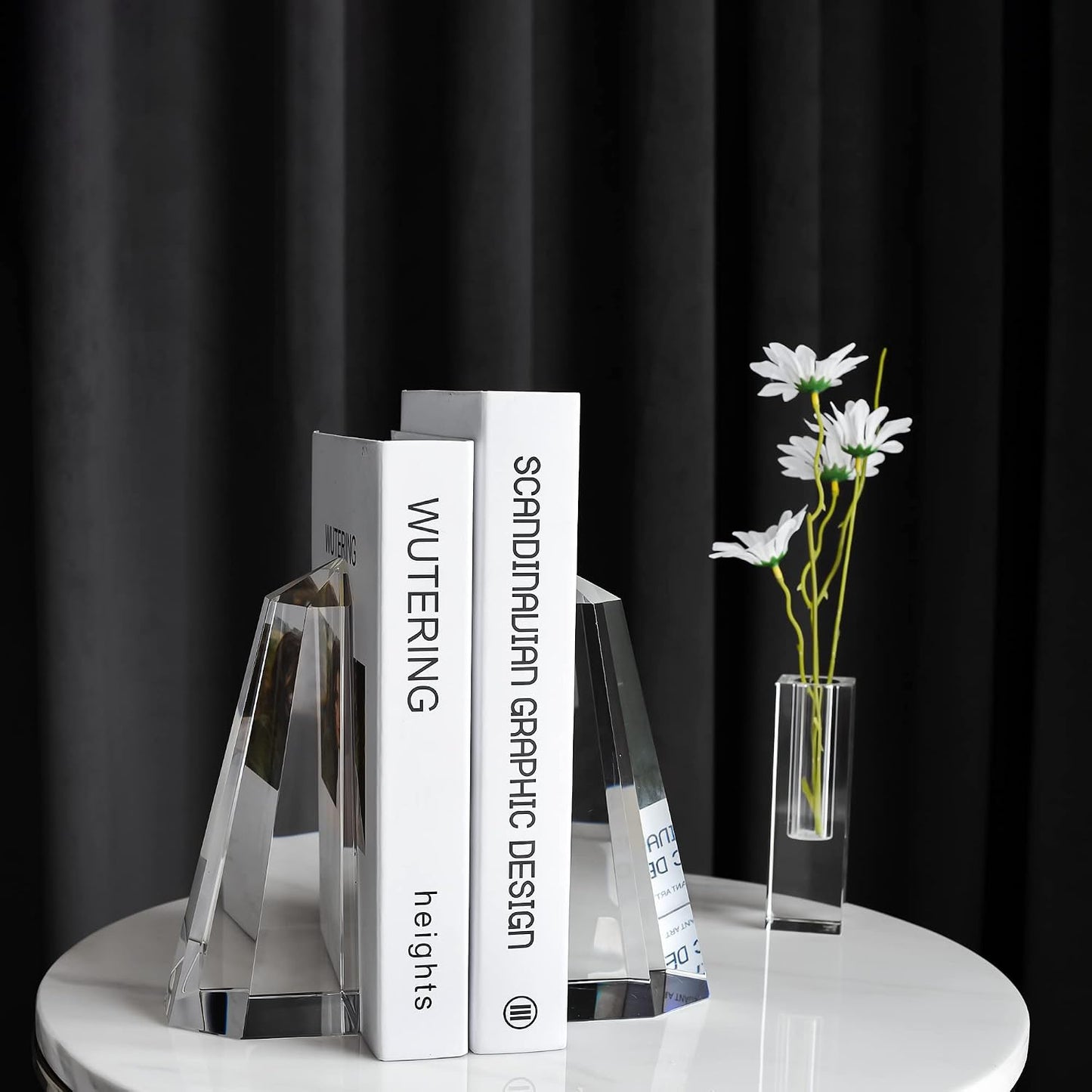 1 Pair of Decorative Tabletop Bookends
