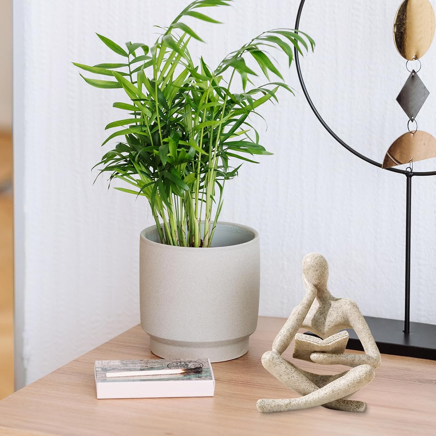 Bookshelf Decor Thinker Statue / Beige