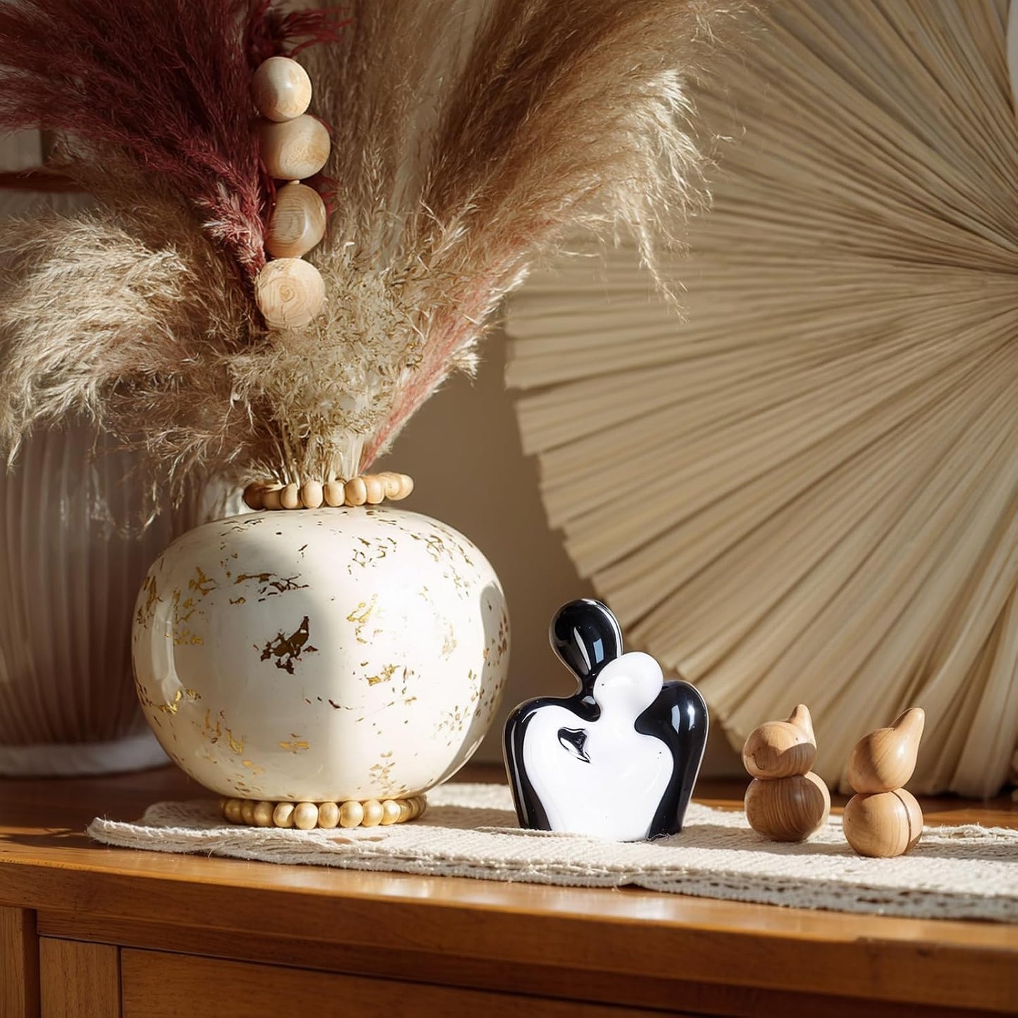 Mini Couple Statue Tv Stand Decor Items / Black and White Sliver Heart