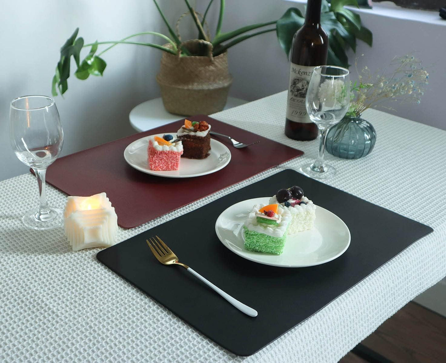 Vinjiasin Placemats Set of 8 Black Leather Place Mats for Indoor Outdoor Kitchen Dining Table Mats Waterproof Wipeable