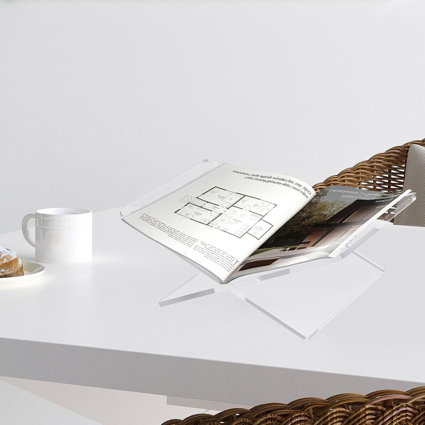 Acrylic Book Stand / 11 x 5.2