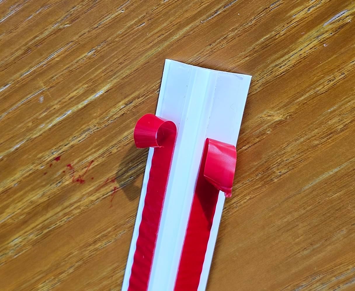 Peel and Stick Wall Molding Trim / White / 4/ Ft