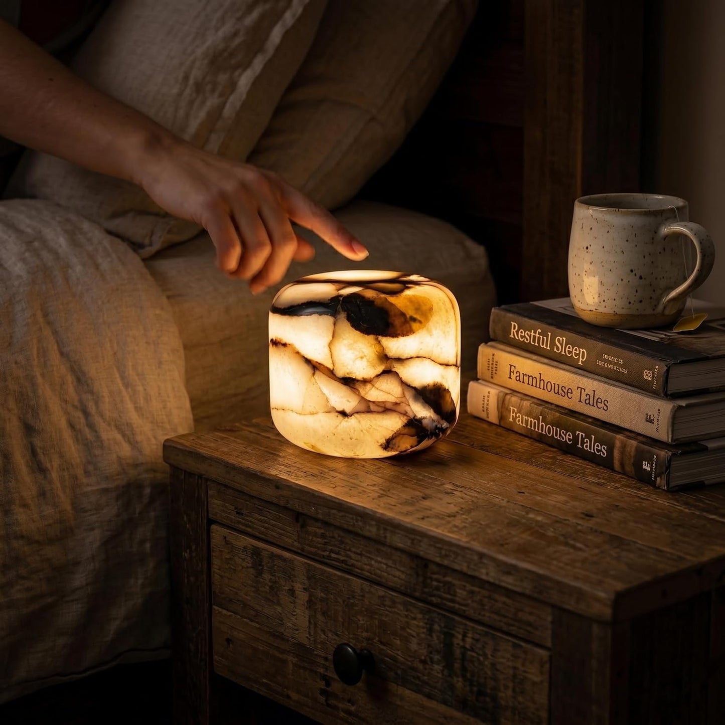 Cordless Rechargeable Tap Light / Natural