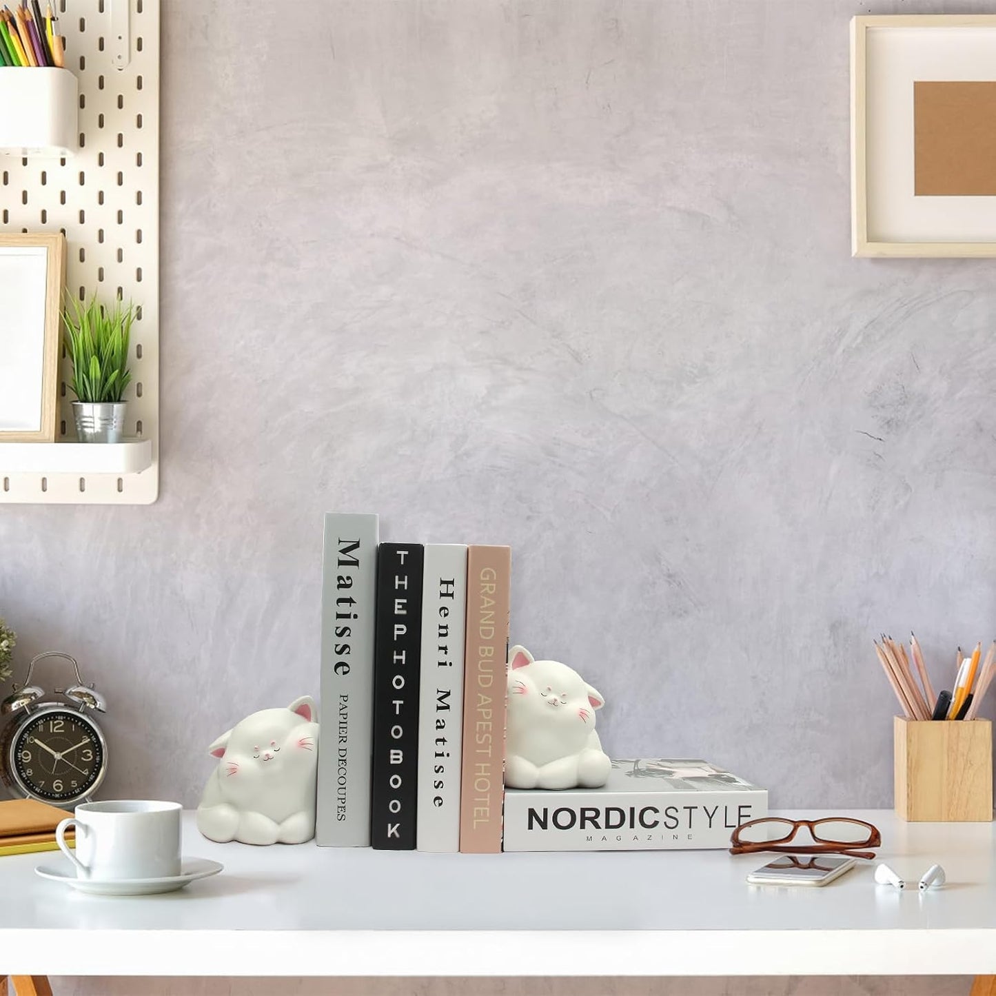 Cat Bookends / Resin Bookends Non-Slip Cat Bookshelf Desktop Decoration / White