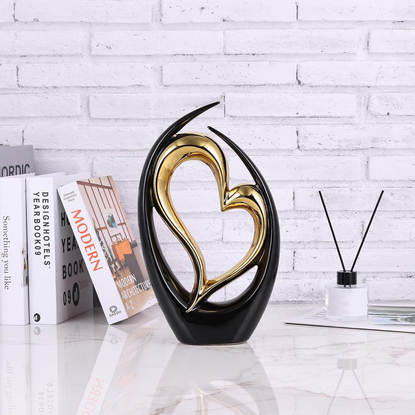 Heart Decor Ceramic Heart Statue Modern Shelves Knick Knacks Decor / Black and Gold
