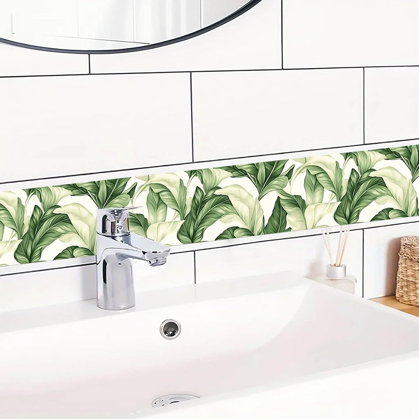 Peel and Stick Wallpaper Border Green Tropical Leaf Botanical / Tropical Green Leaf / 4 x 196