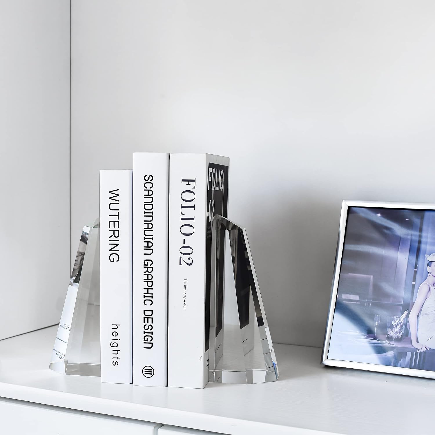 1 Pair of Decorative Tabletop Bookends