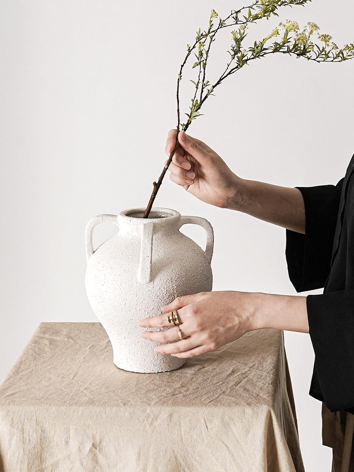 White Ceramic Vase / 8.8 Inch-rock Sand White
