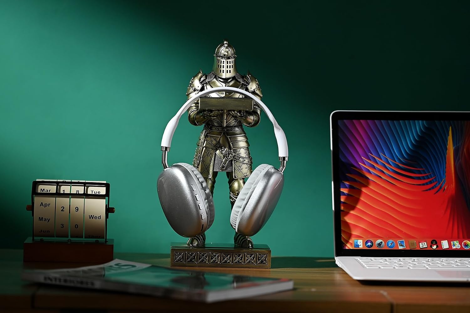 King's Guard Headphone Stand Watch Stand Jewelry Holder Tray Tower Bronze | 12.20 Inch Resin Warrior Pen Holder Cell