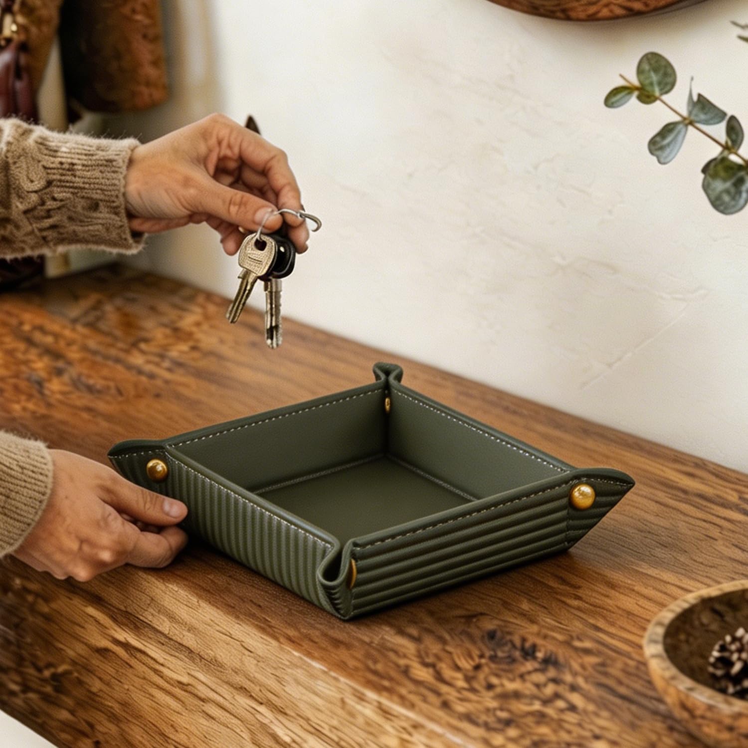 Light Valet Tray for Men / Green Rome