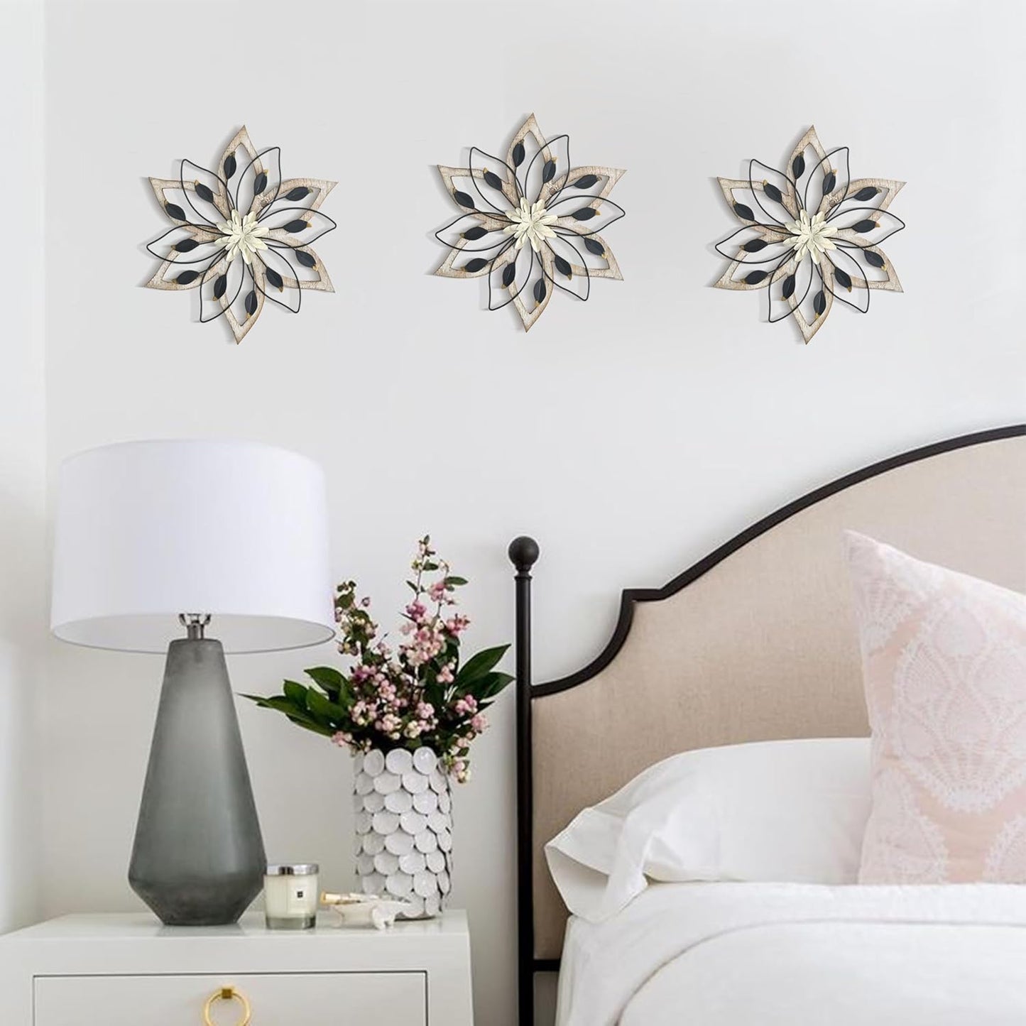 Flowers Wood Wall Decor / Whitewash