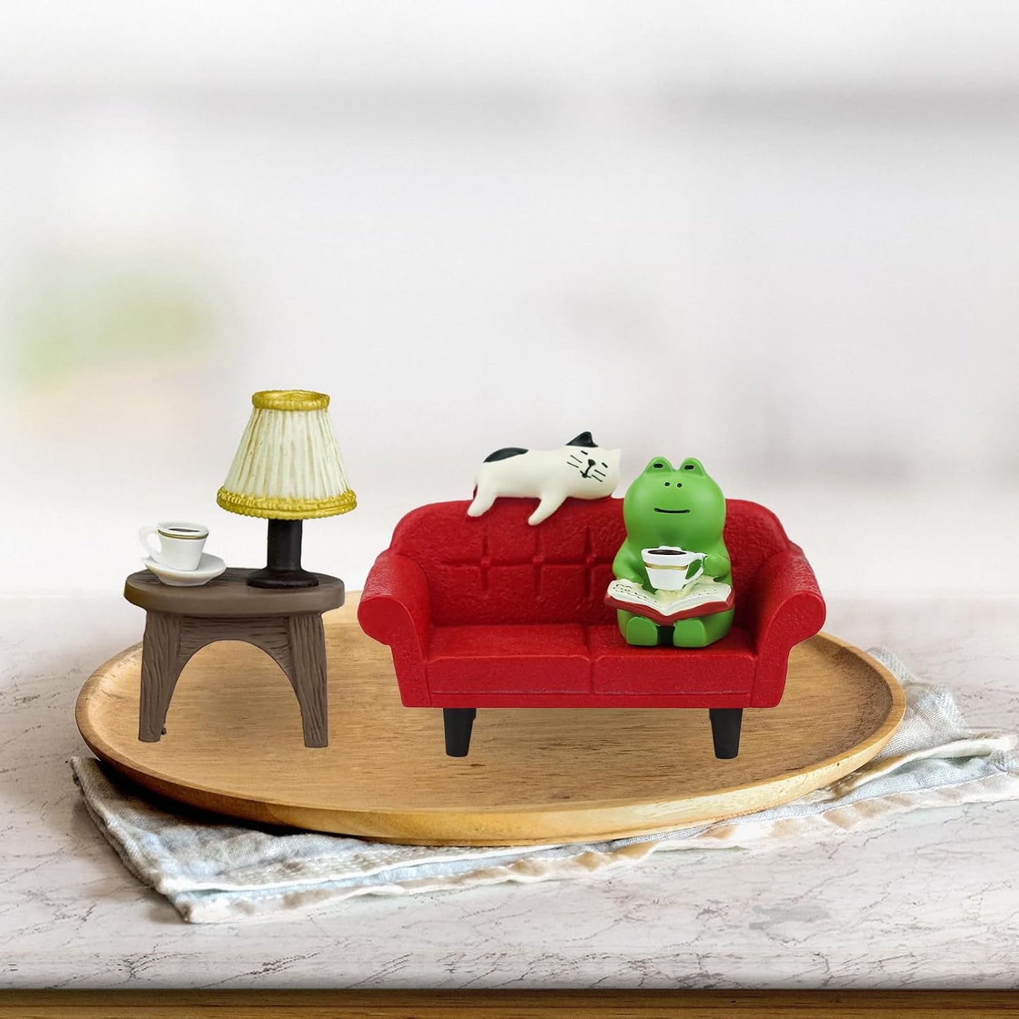Mini Frog Figurine / Long Sofa-red