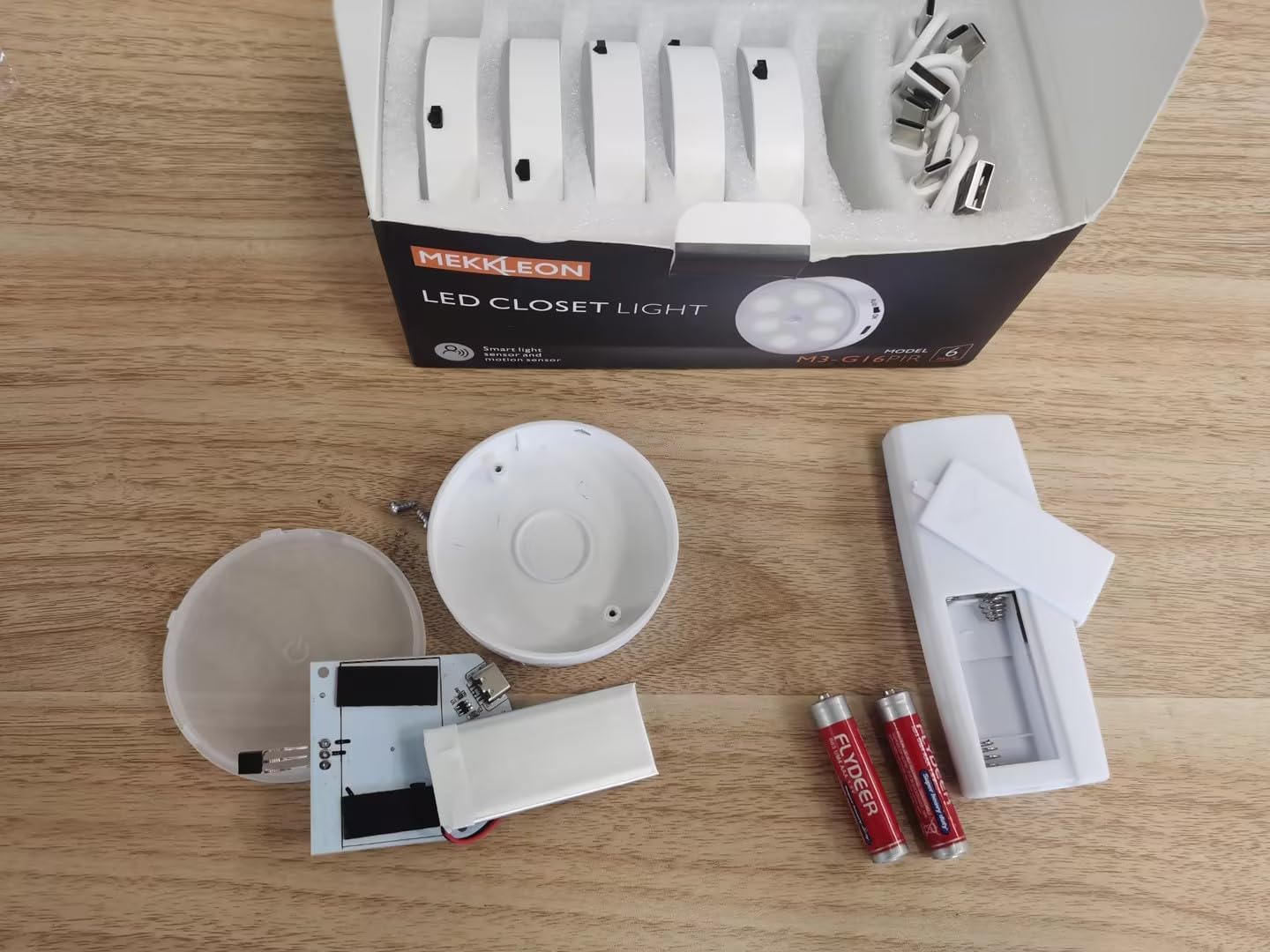 Puck Lights with Remote Control,Under Cabinet Lighting,Cool White,6 pcs | Stick On Lights,Magnetic,Cordless,1200mAh