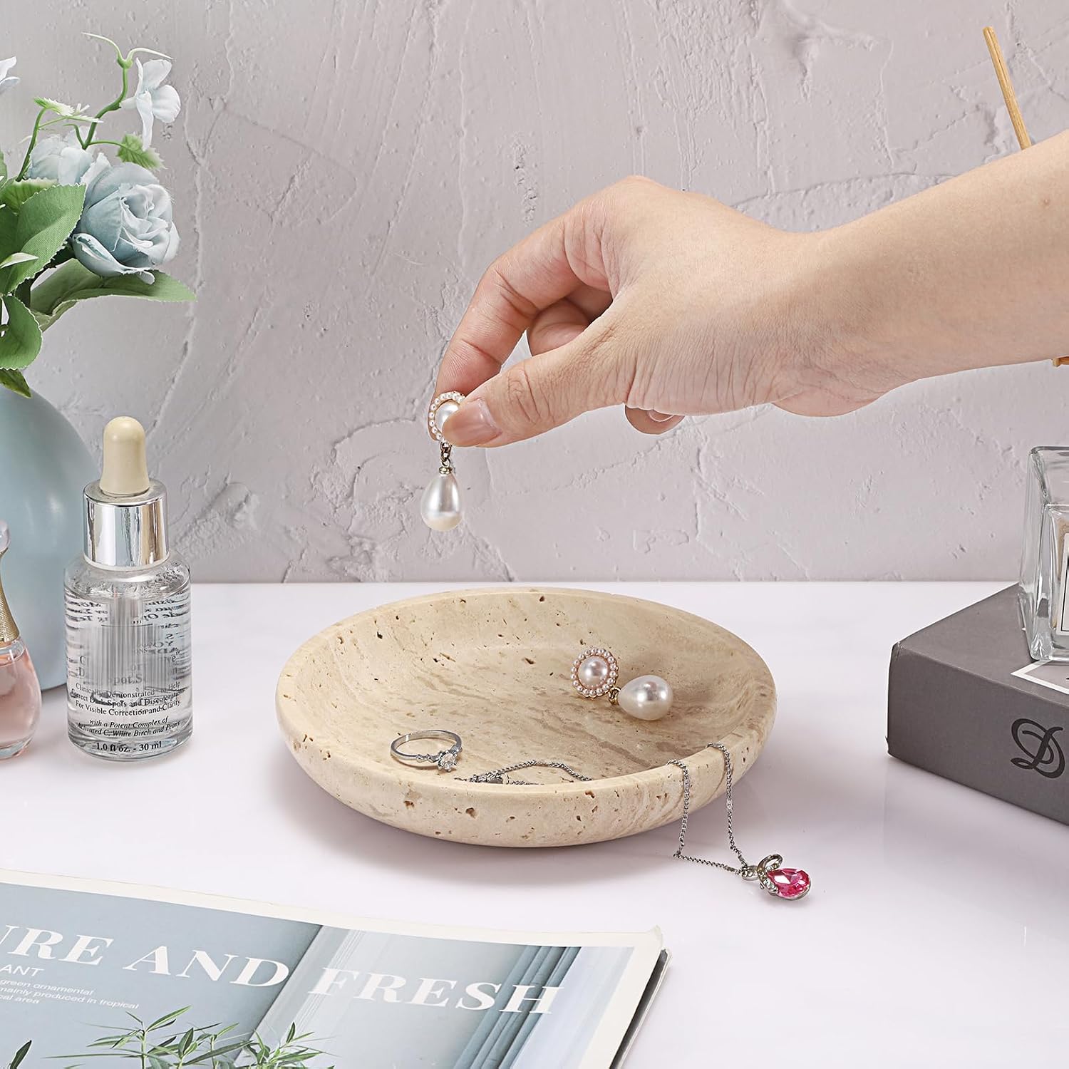 Round Decorative Ring Holder Dish Natural Travertine Stone Trinket Tray / Beige / 5.5